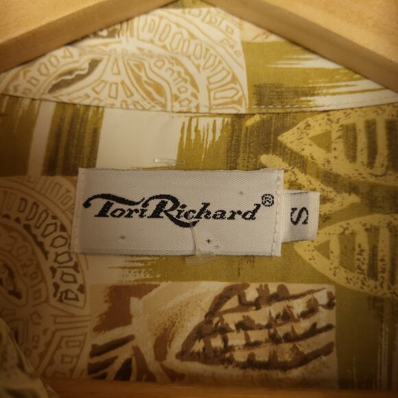 Vintage Tori Richard Men's Short Sleeve Button-Up Hawaiian Shirt Size Small - Picture 3 of 6